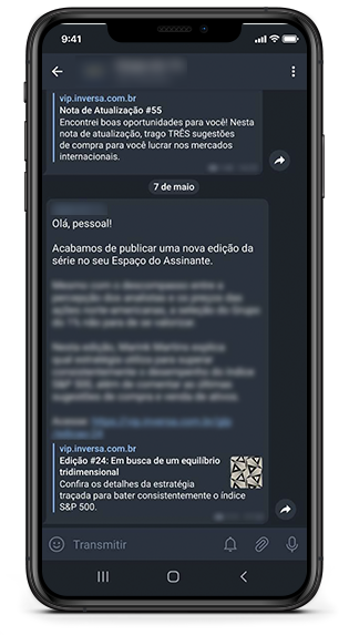 Protótipo de um celular. Na tela, mostra as mensagens via Telegram com atualizações da série Grupo do Grupo do 1%, de Marink Martins
